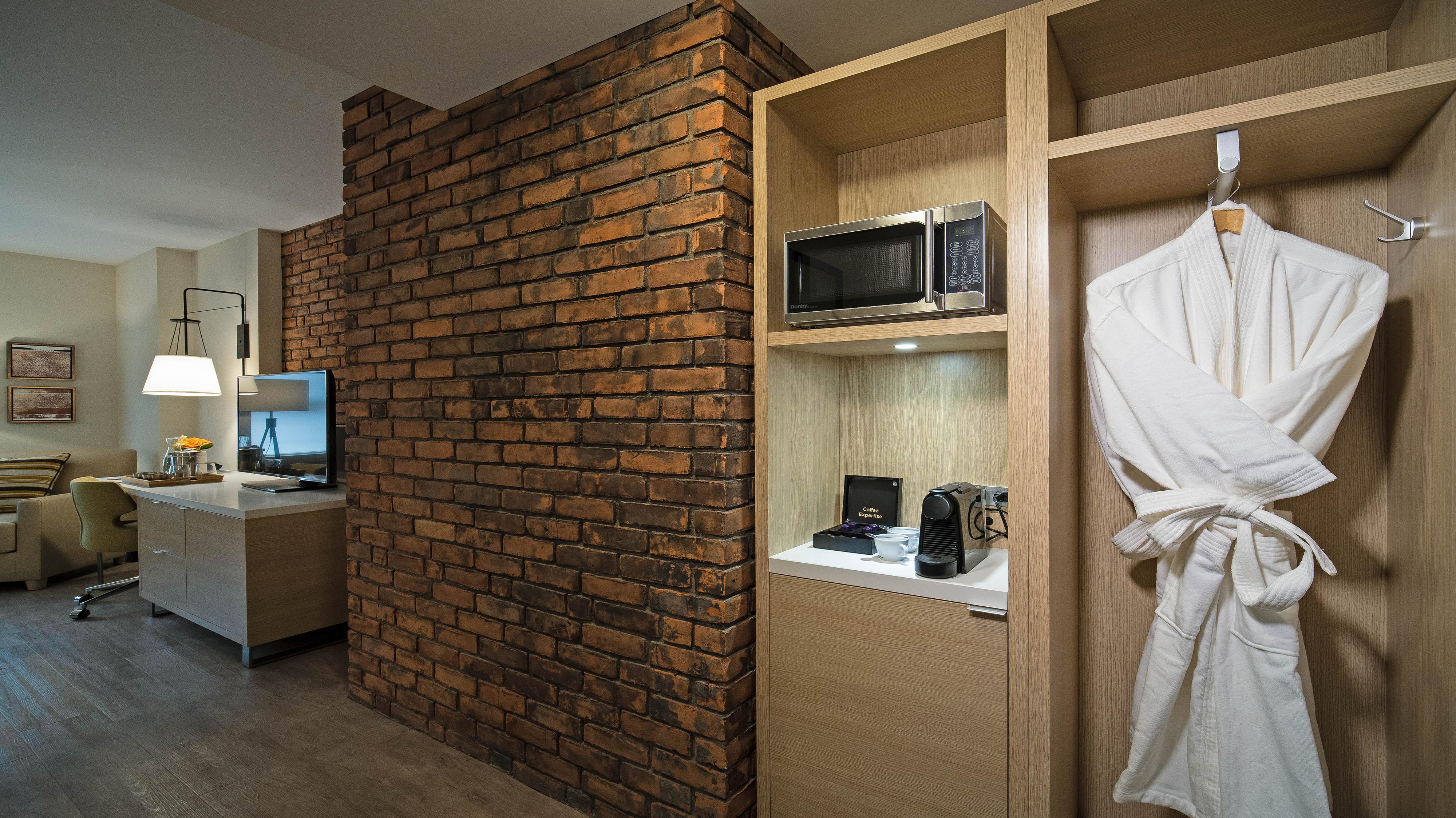 The Insignia Hotel, Sarnia, A Tribute Portfolio Hotel Exterior foto